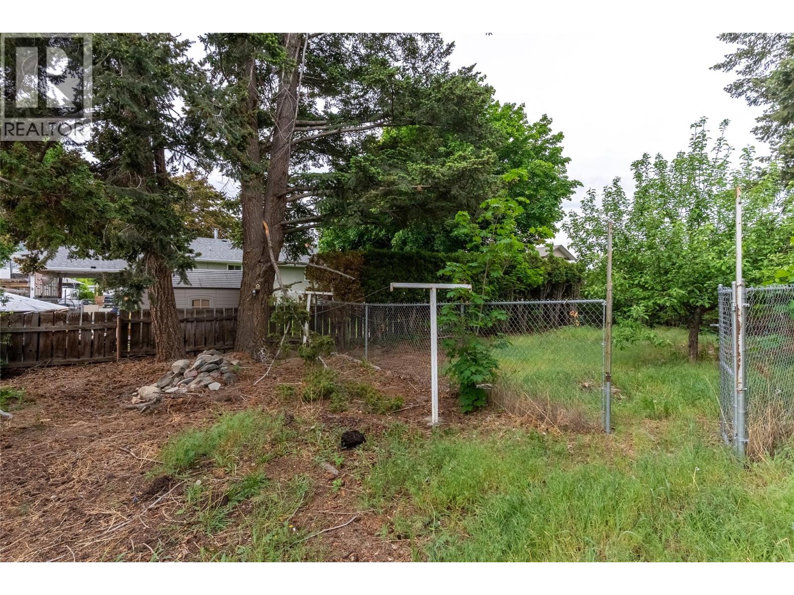 864 SHELAN Place - 30