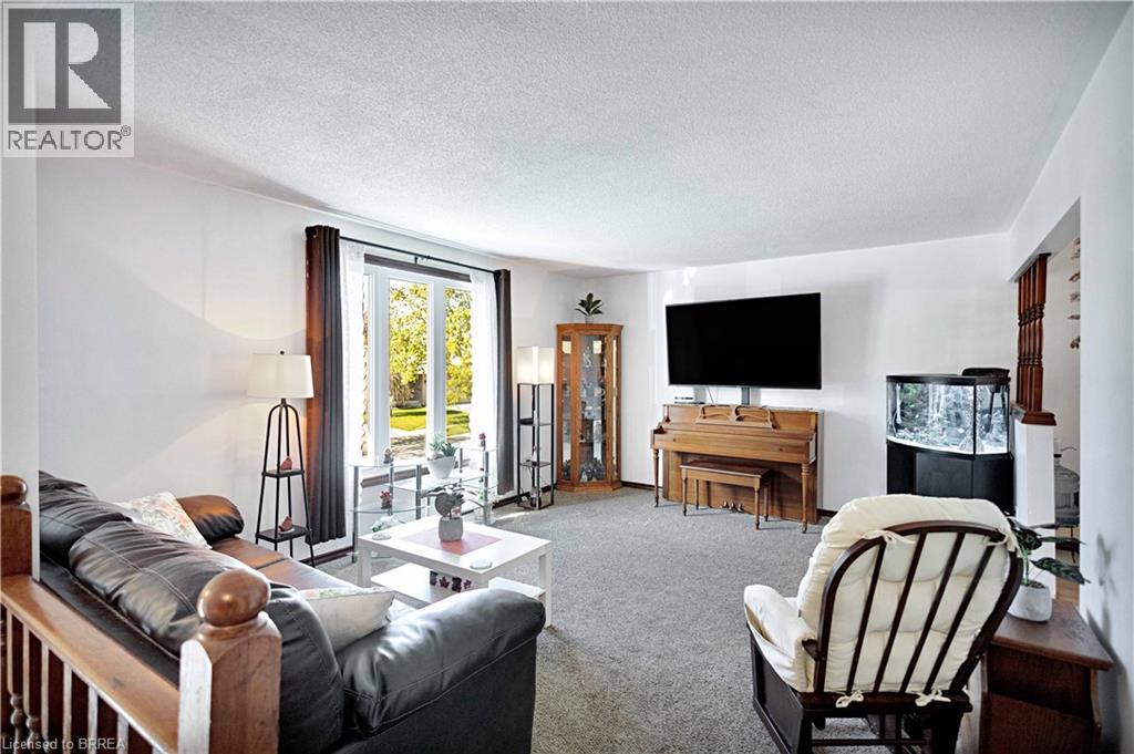 16 SANDLEWOOD Avenue - 6