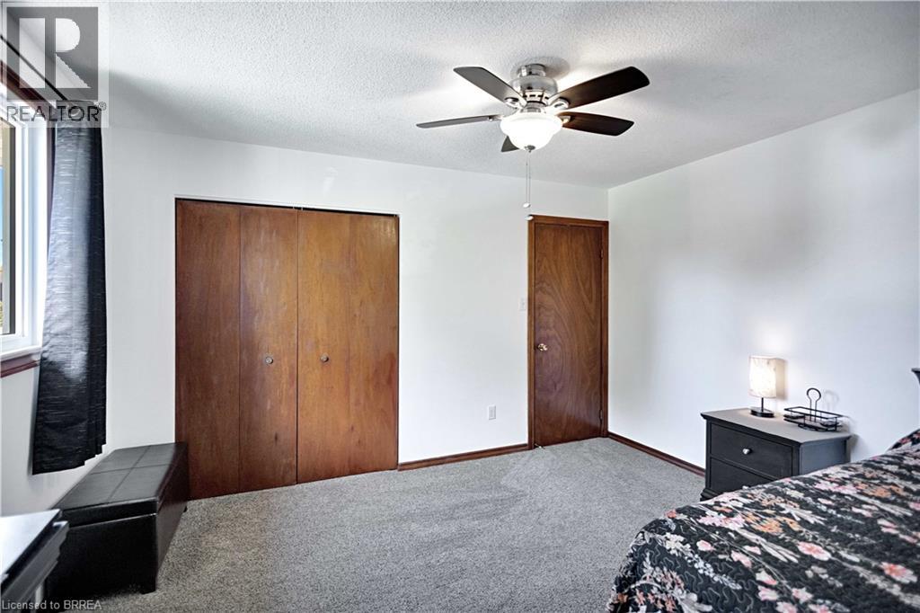 16 SANDLEWOOD Avenue - 19