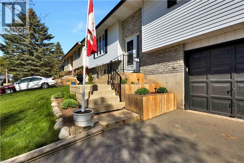 16 SANDLEWOOD Avenue - 4