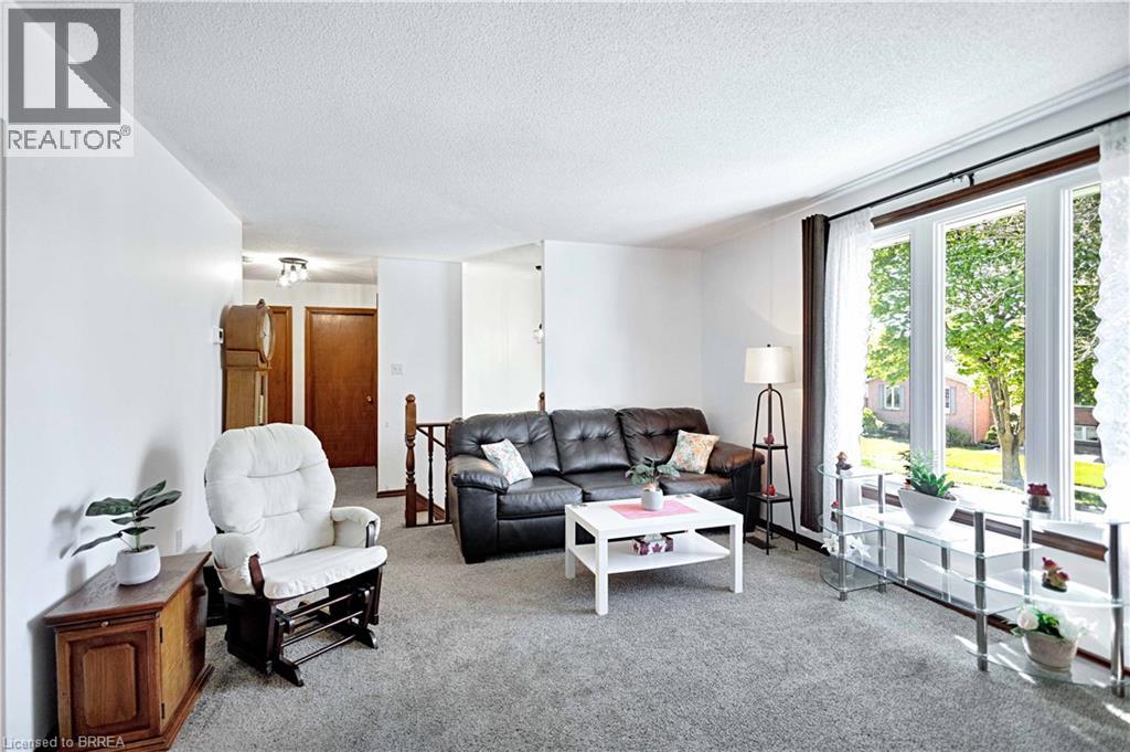 16 SANDLEWOOD Avenue - 8