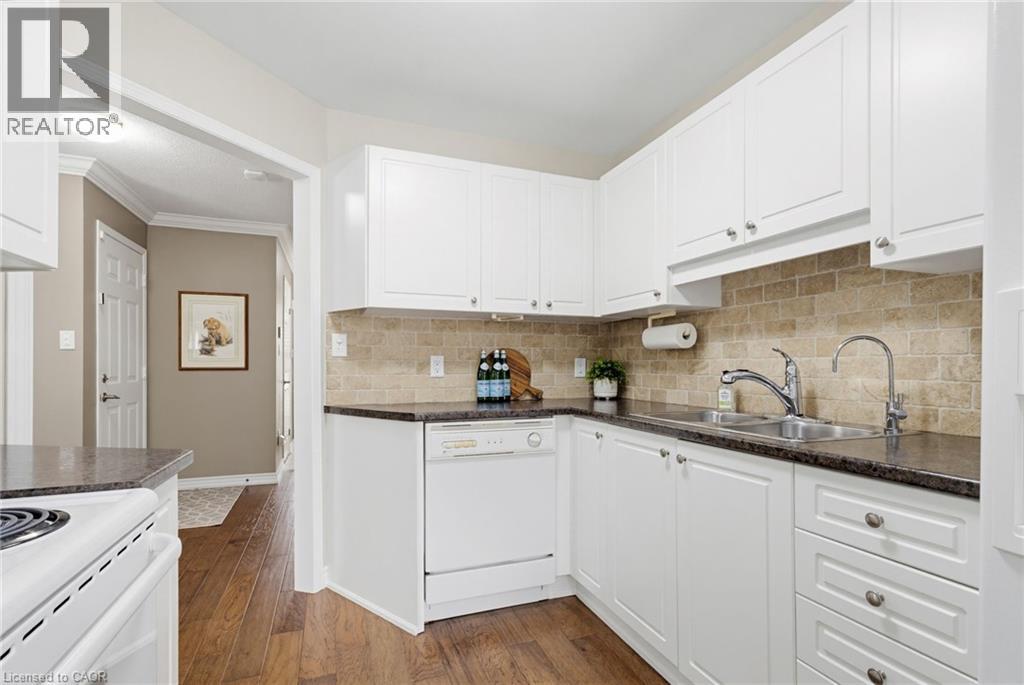 4119 FOXWOOD Drive, Burlington, Ontario, L7M4L3 — Photo 16
