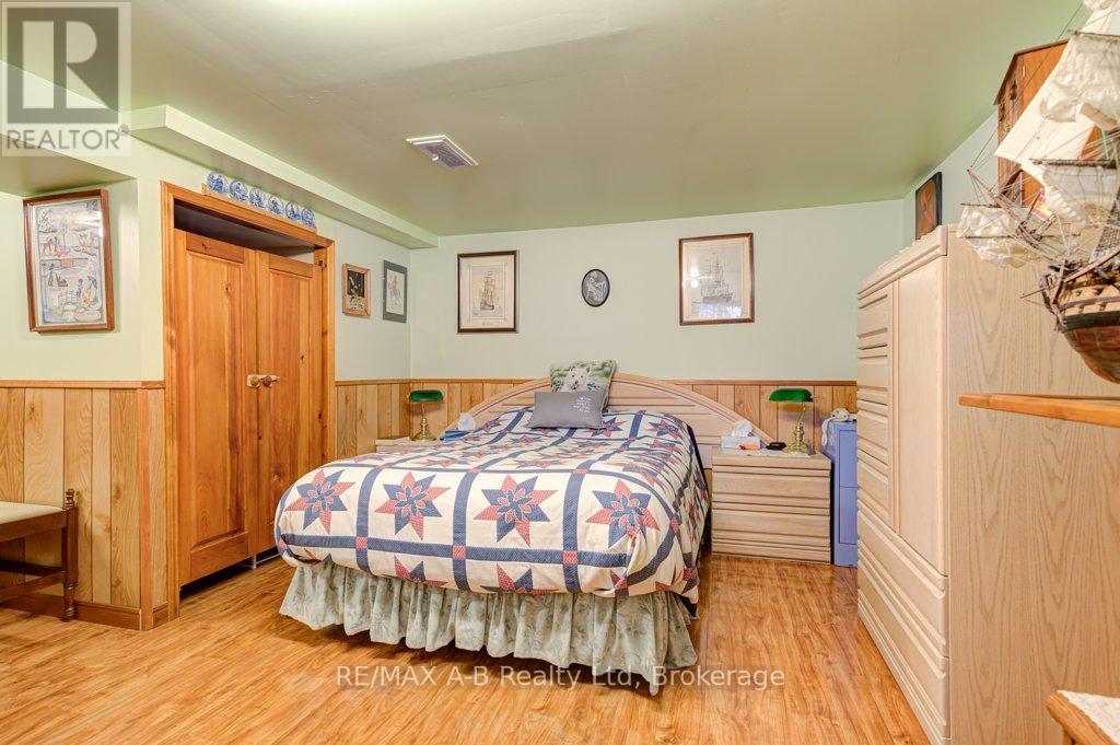 304 DOUGLAS STREET - 26