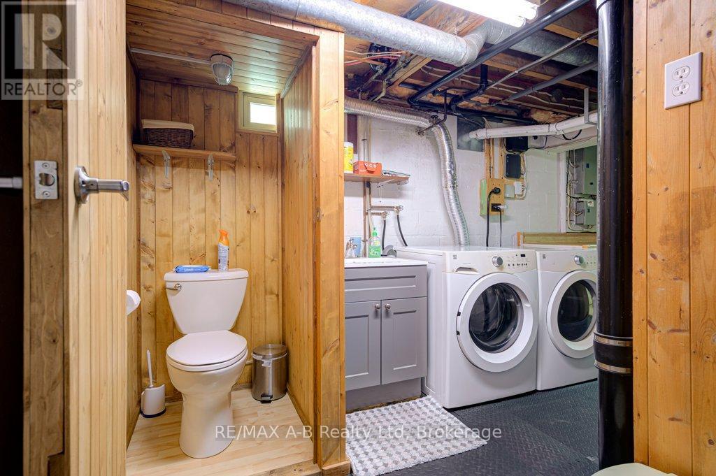 304 DOUGLAS STREET - 27