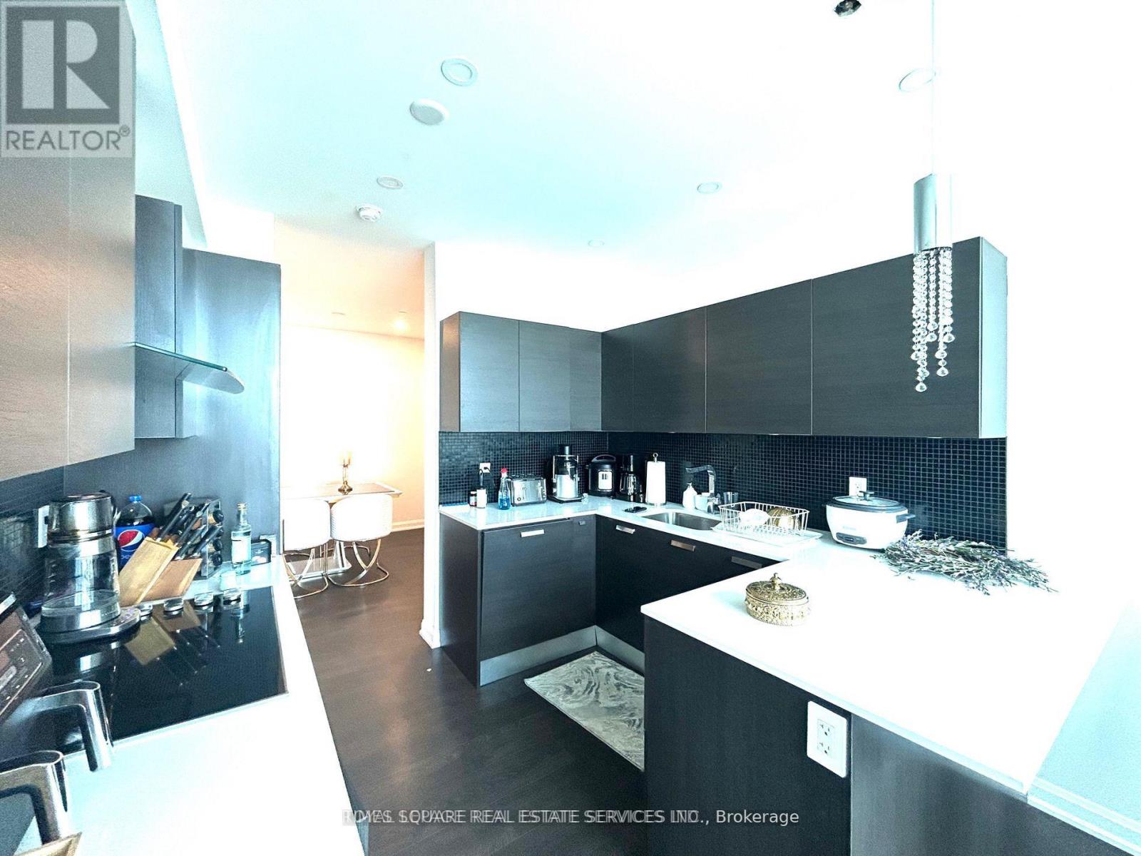 #3305 11 BOGERT AVENUE - 3