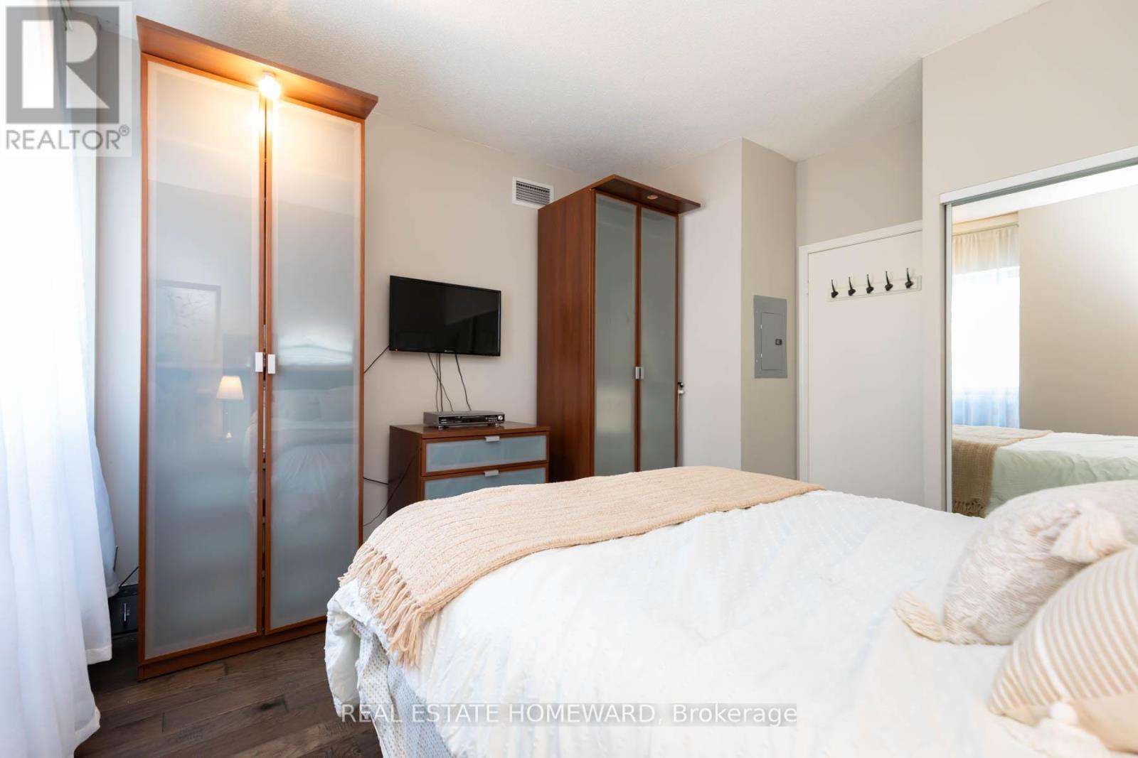 #101 600 QUEENS QUAY W - 15