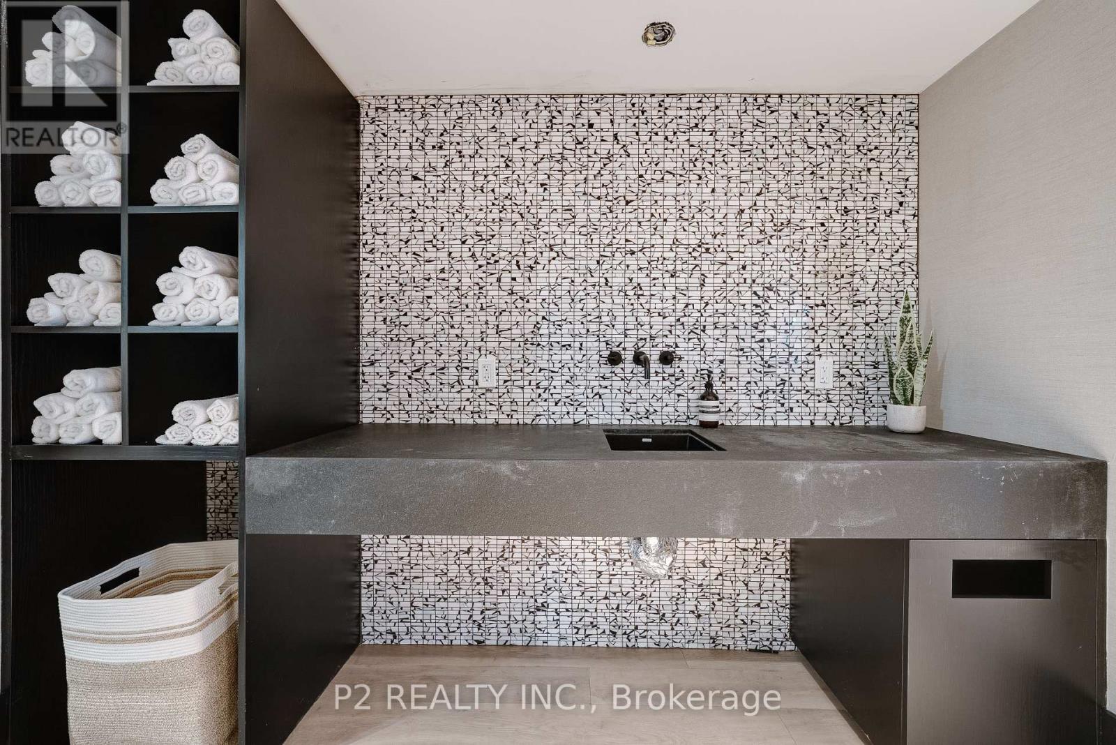 #511 2 FOREST HILL ROAD - 30