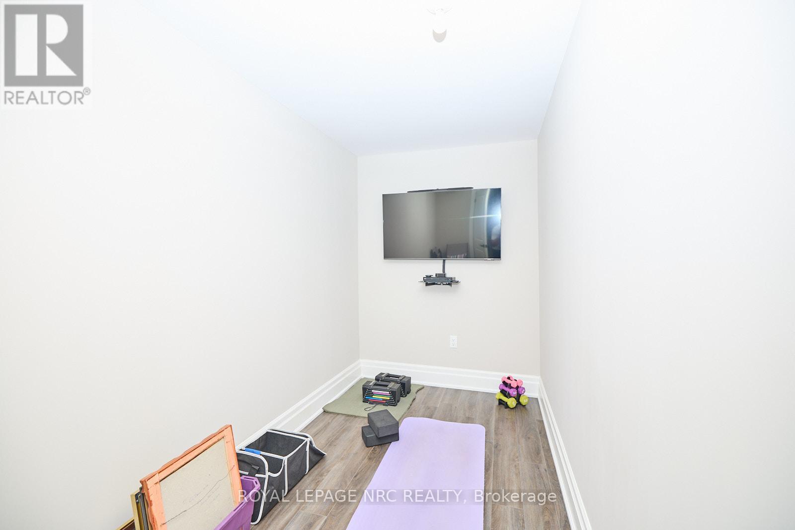 50 ABERDEEN LANE S - Image 30