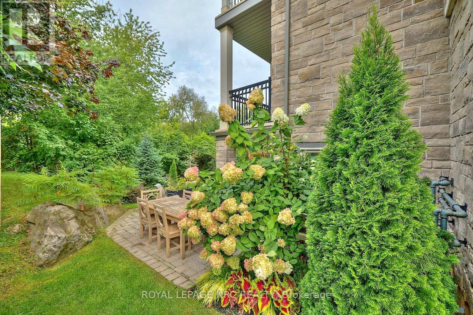 50 ABERDEEN LANE S - Image 37