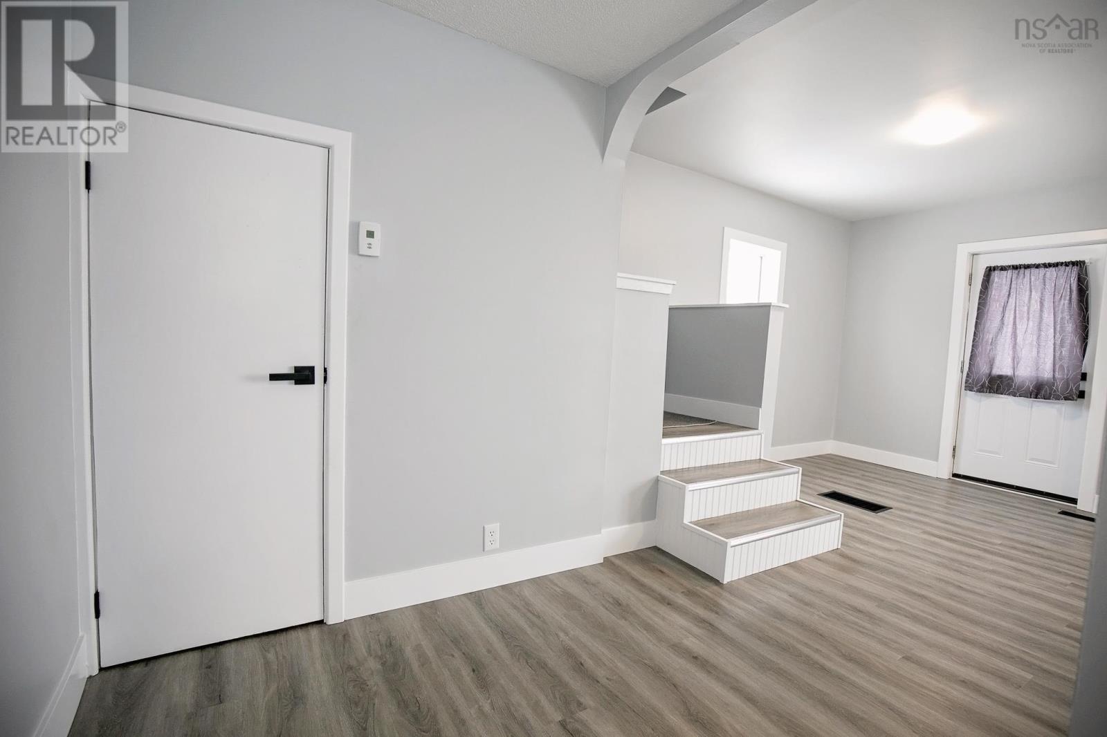 32 Douglas Avenue - 21