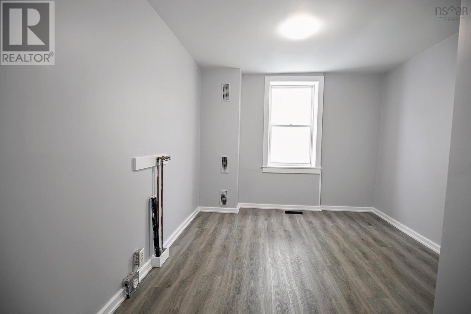 32 Douglas Avenue - 22