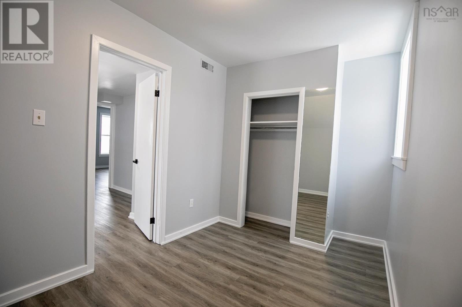 32 Douglas Avenue - 36