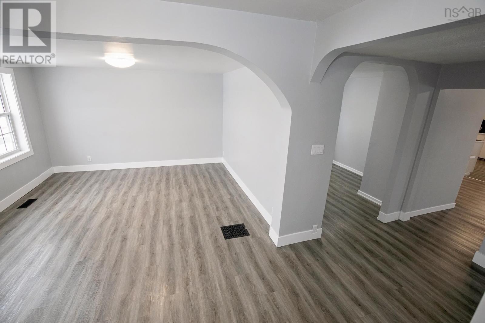 32 Douglas Avenue - 42