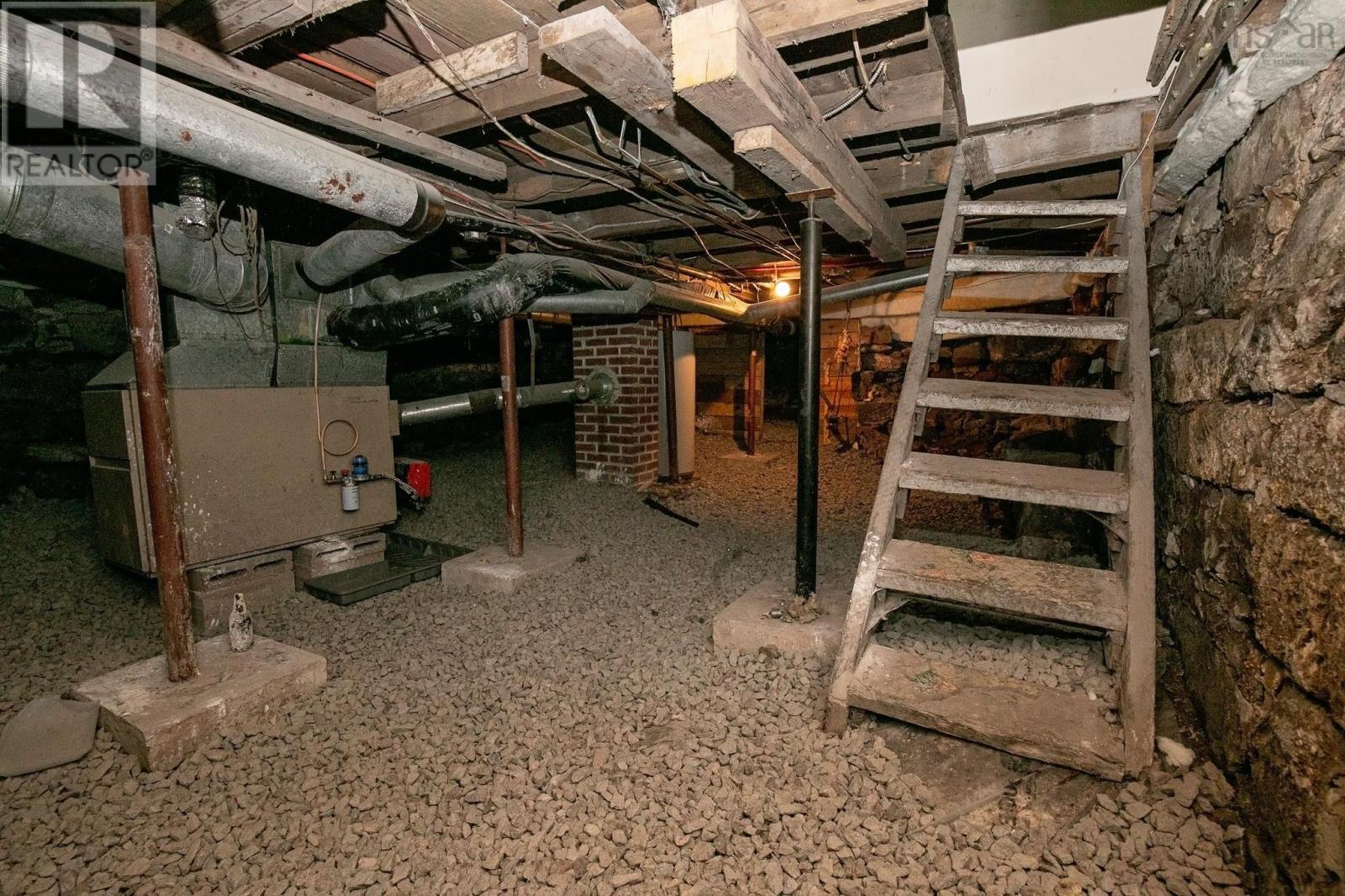 32 Douglas Avenue - 43
