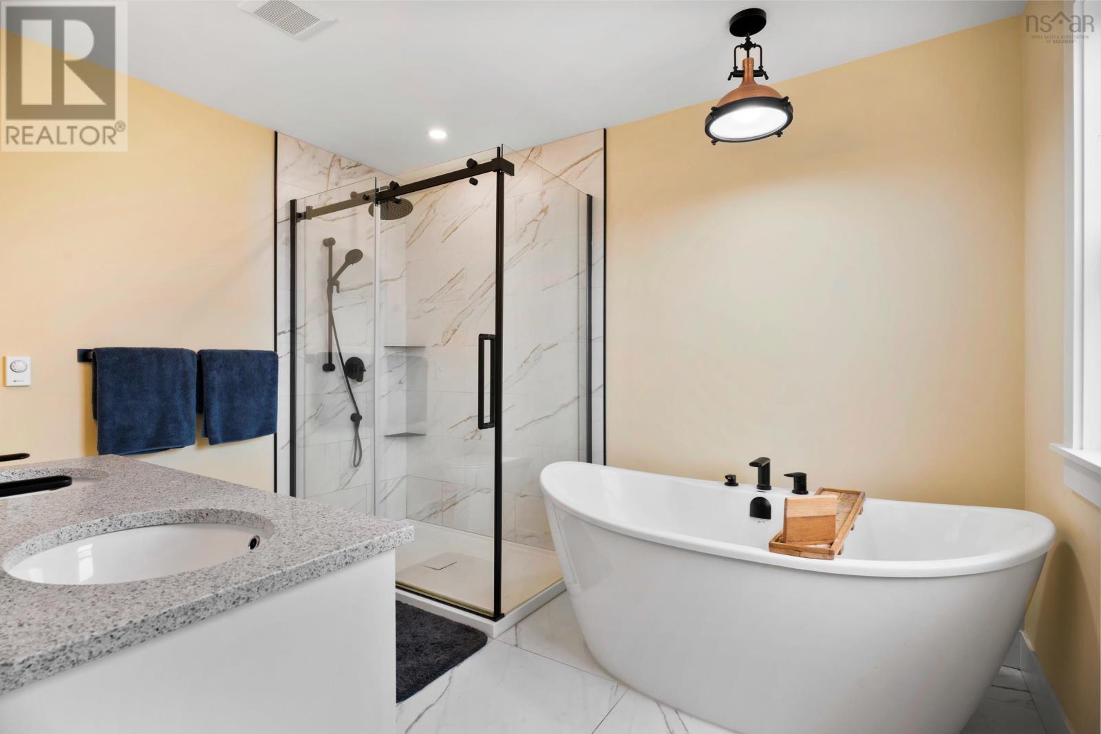 215 Portovista Drive - 4