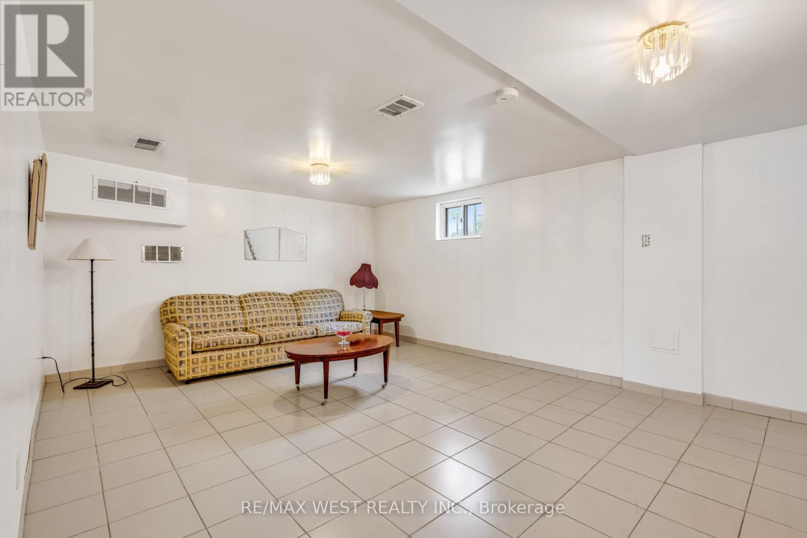 90 TAVISTOCK ROAD - 33