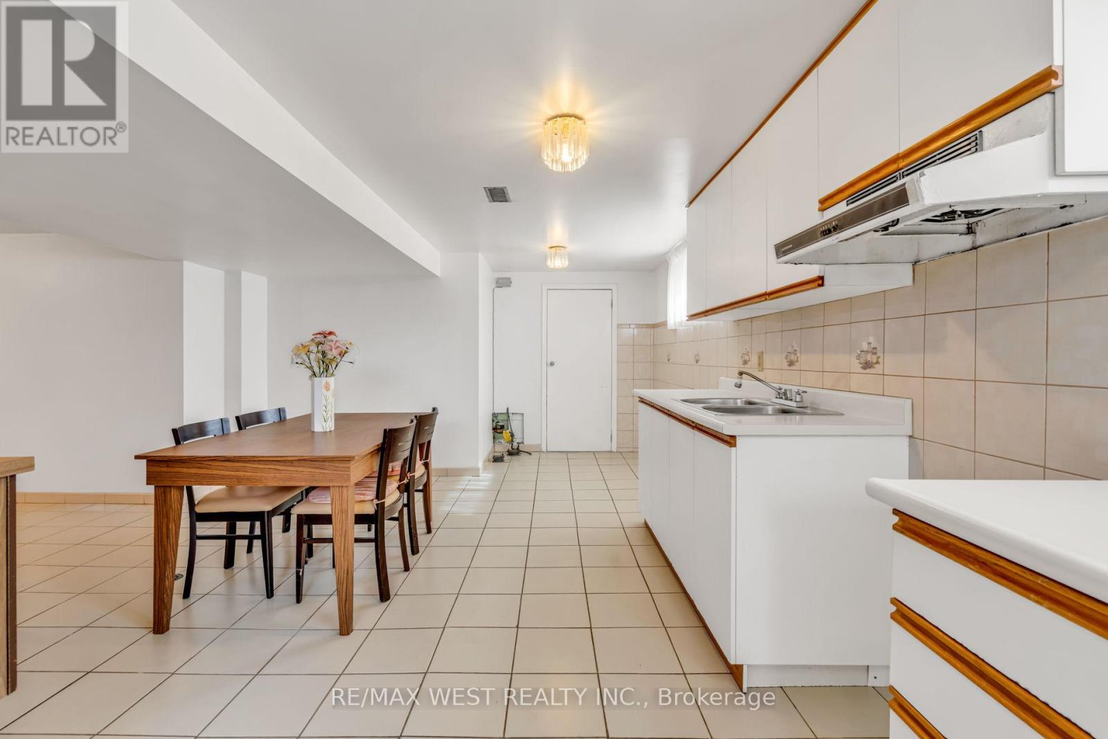 90 TAVISTOCK ROAD - 36
