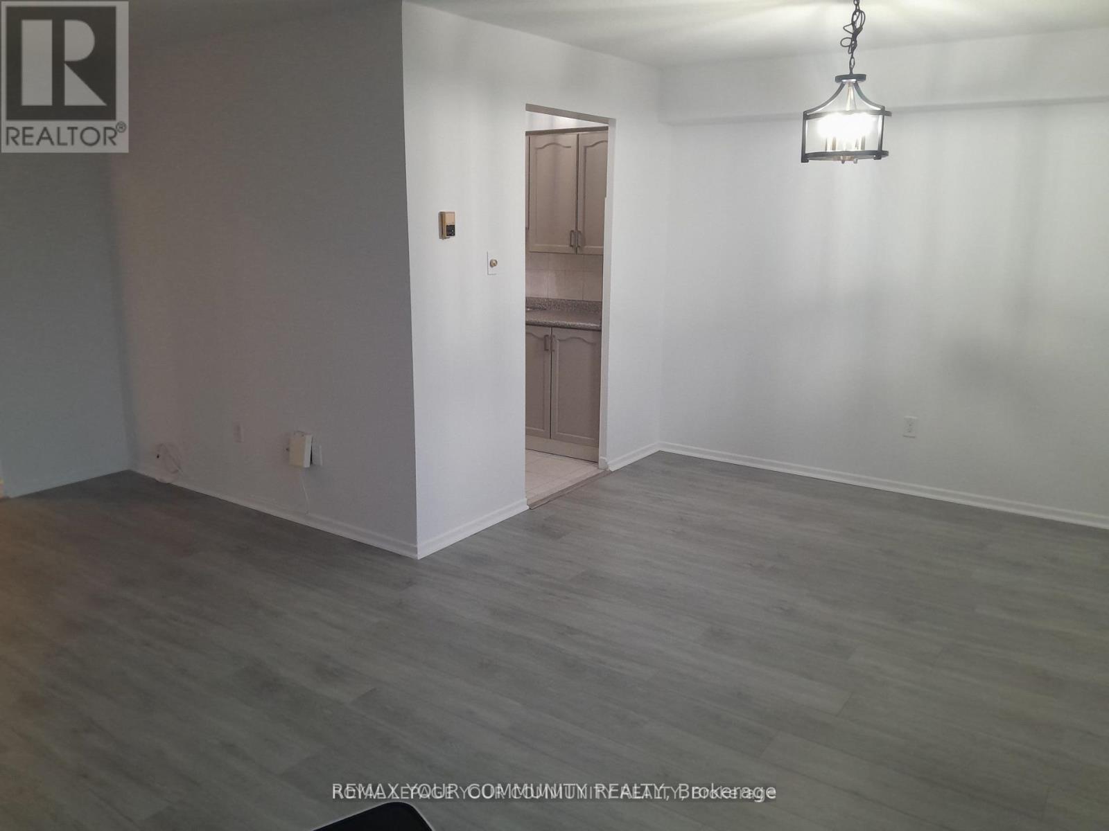 #404 5 FRITH ROAD - 12