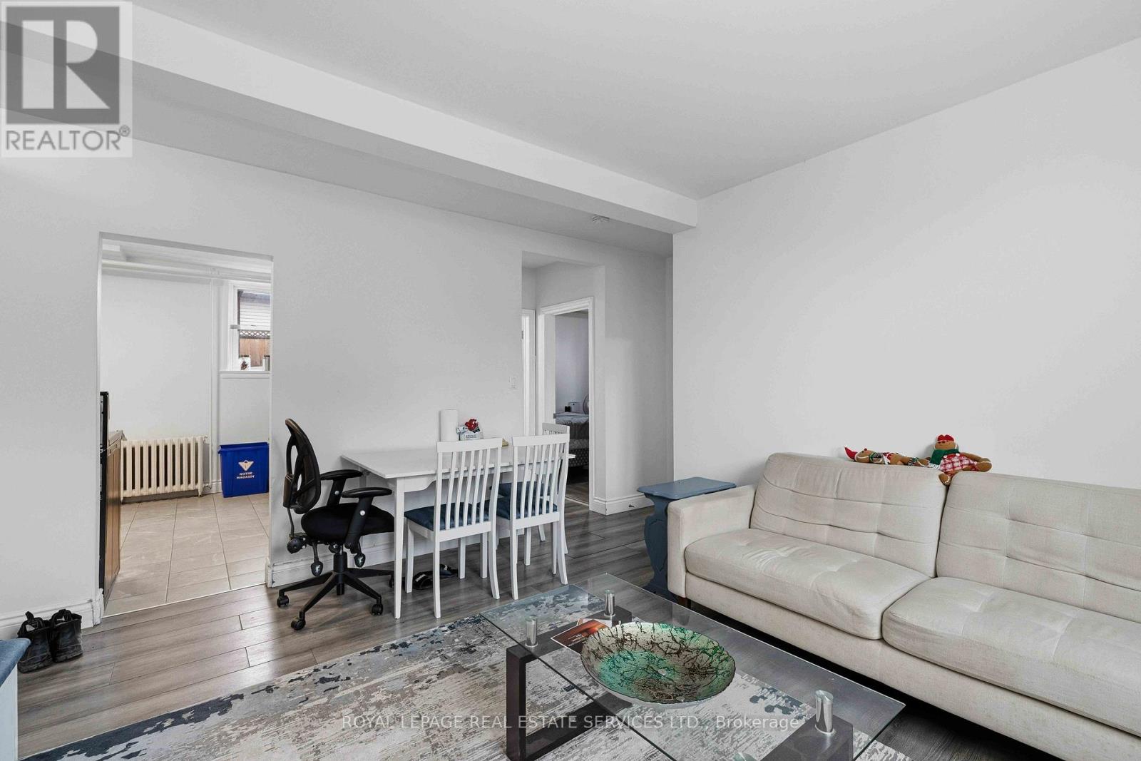 1028 JOHNSON STREET - 21