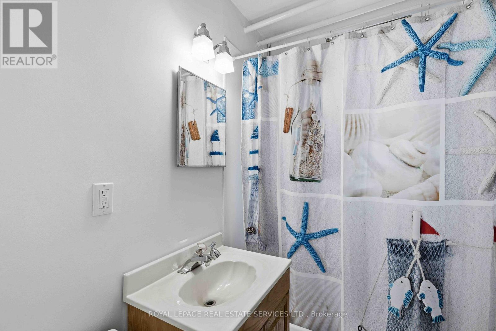 1028 JOHNSON STREET - 29