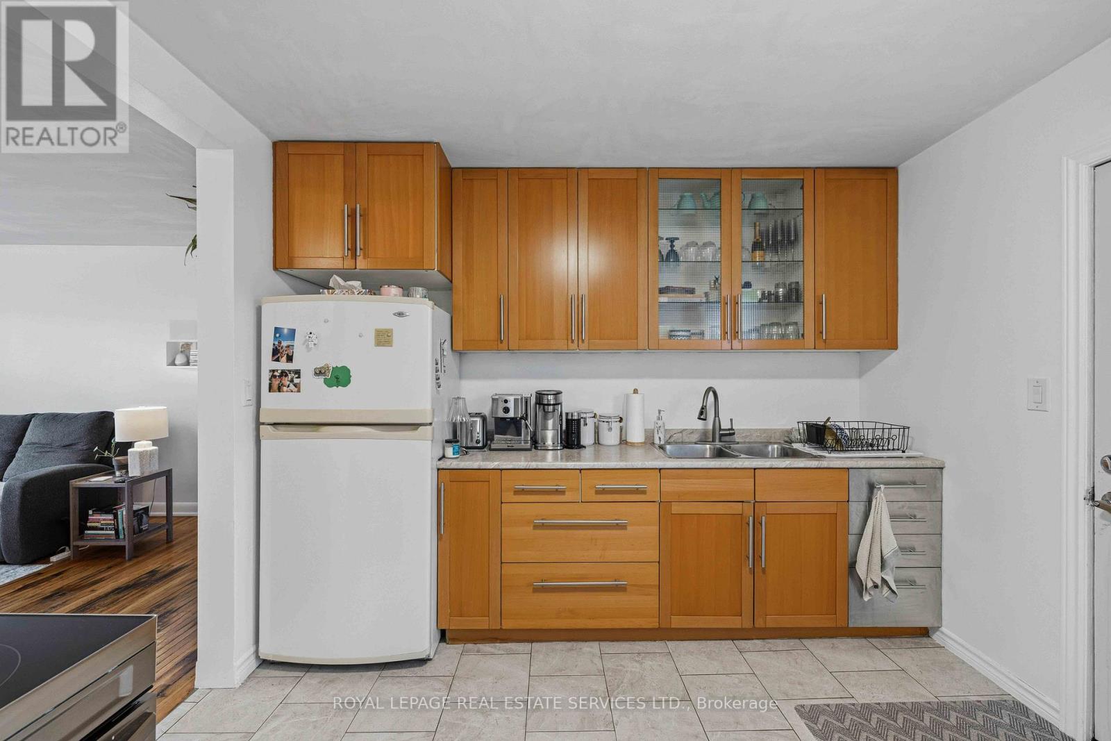 1028 JOHNSON STREET - 9