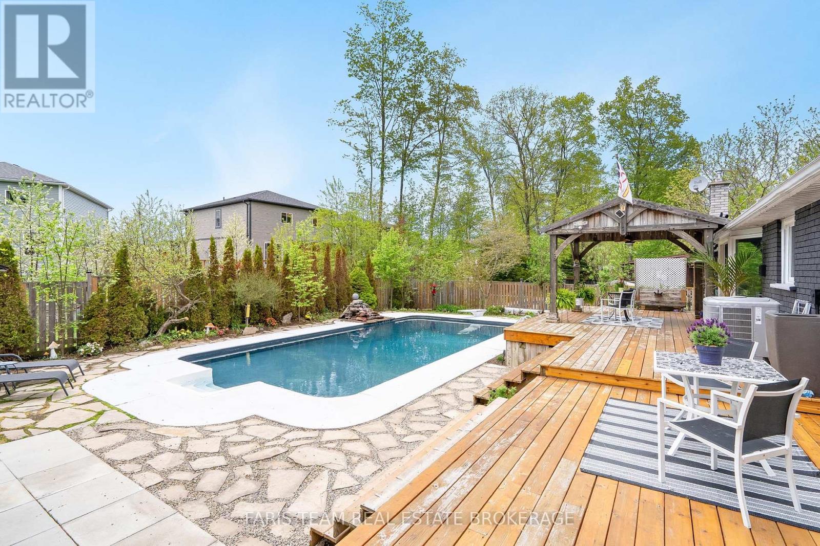 135 FOREST GLEN DRIVE - 44