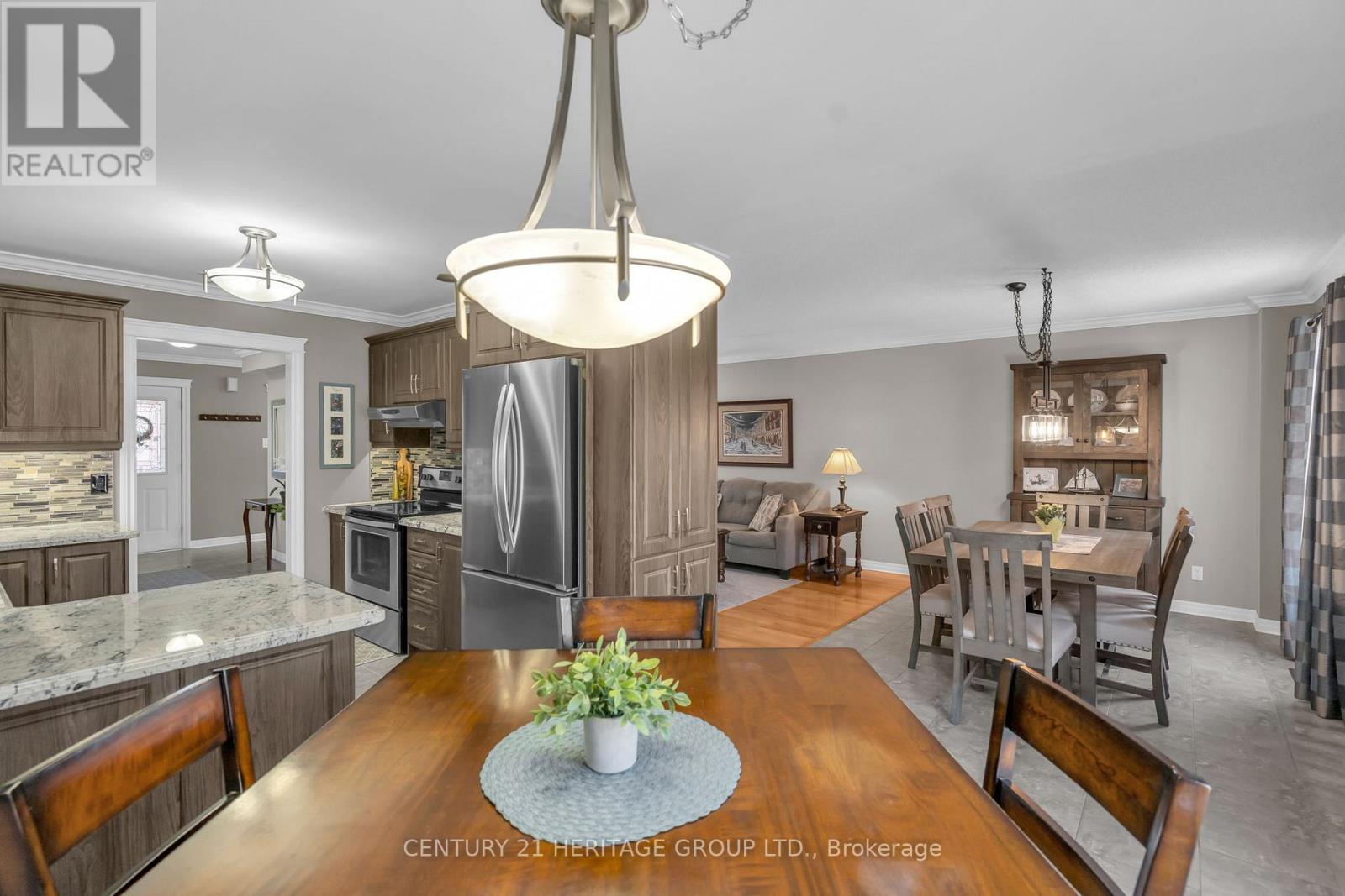 73 STOLLAR BOULEVARD - 22
