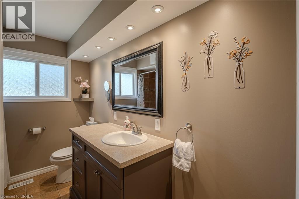 26 CENTENNIAL Drive, Brantford, Ontario, N3R5X7 — Photo 24