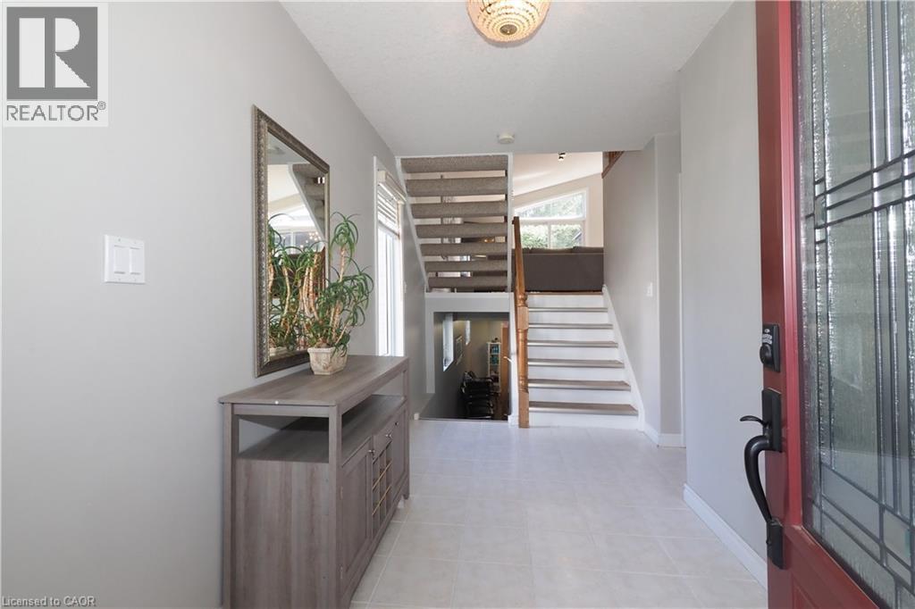 40 DINEEN Court - 5