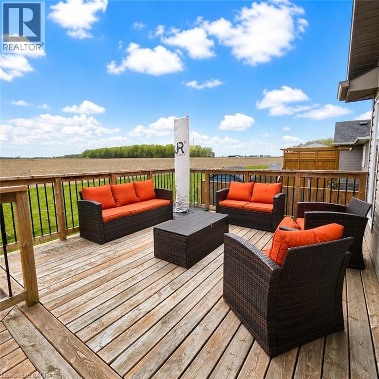 70 HALLIDAY Drive - 26