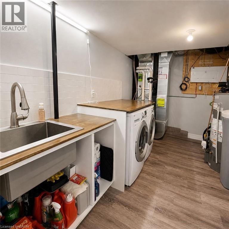 70 HALLIDAY Drive - 25