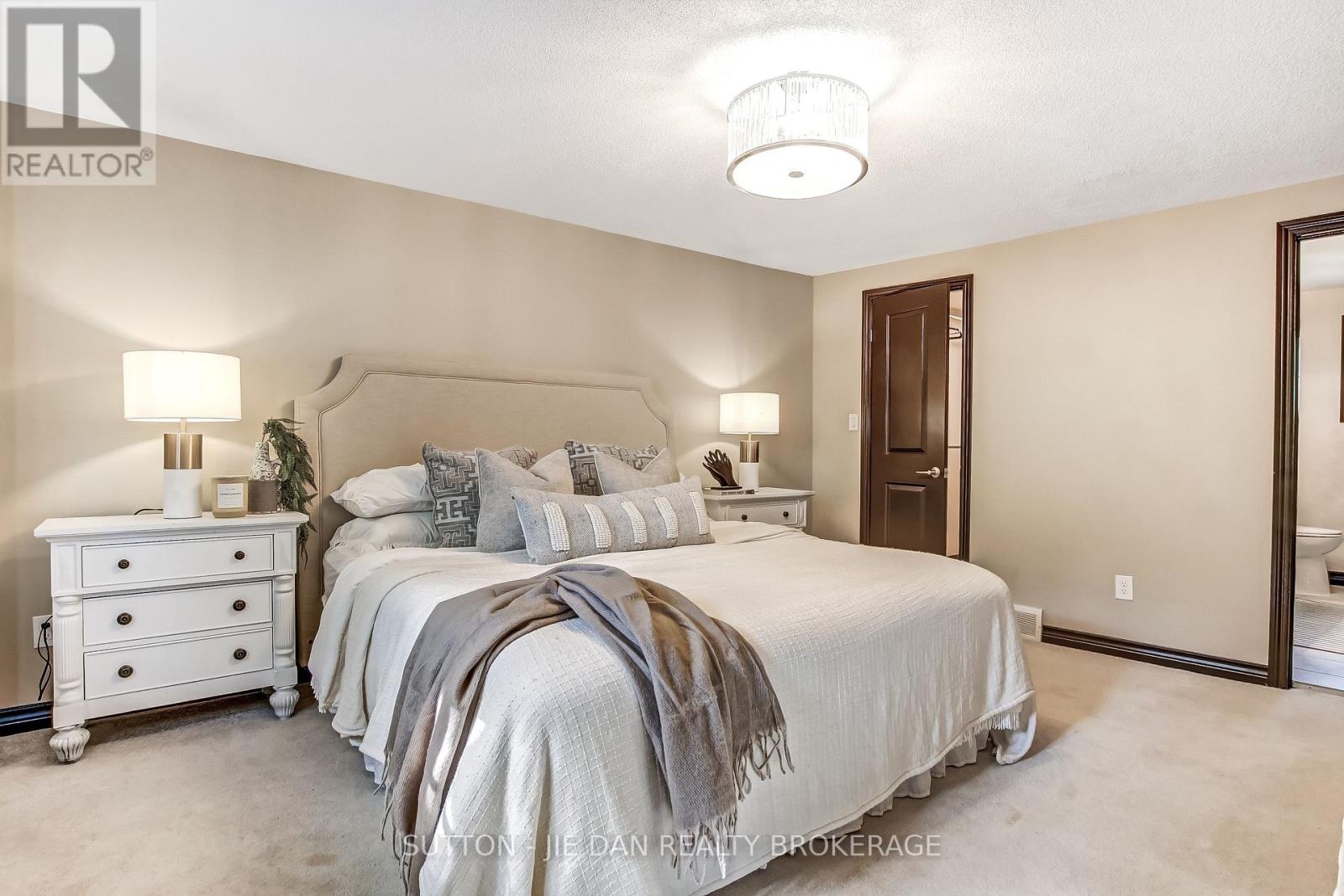 260 CHESHAM AVENUE - 17