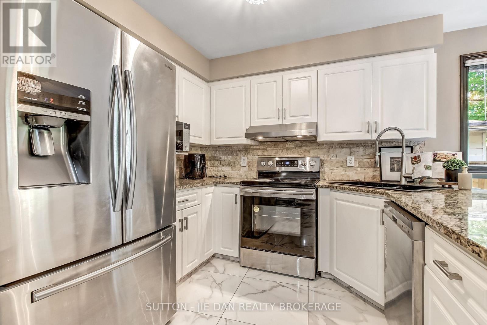 260 CHESHAM AVENUE - 7