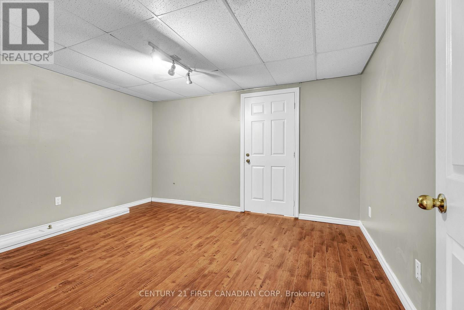 1 CAITHNESS COURT - 40
