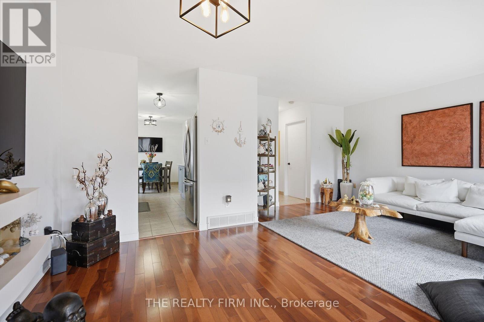 815 DEVERON CRESCENT - 9