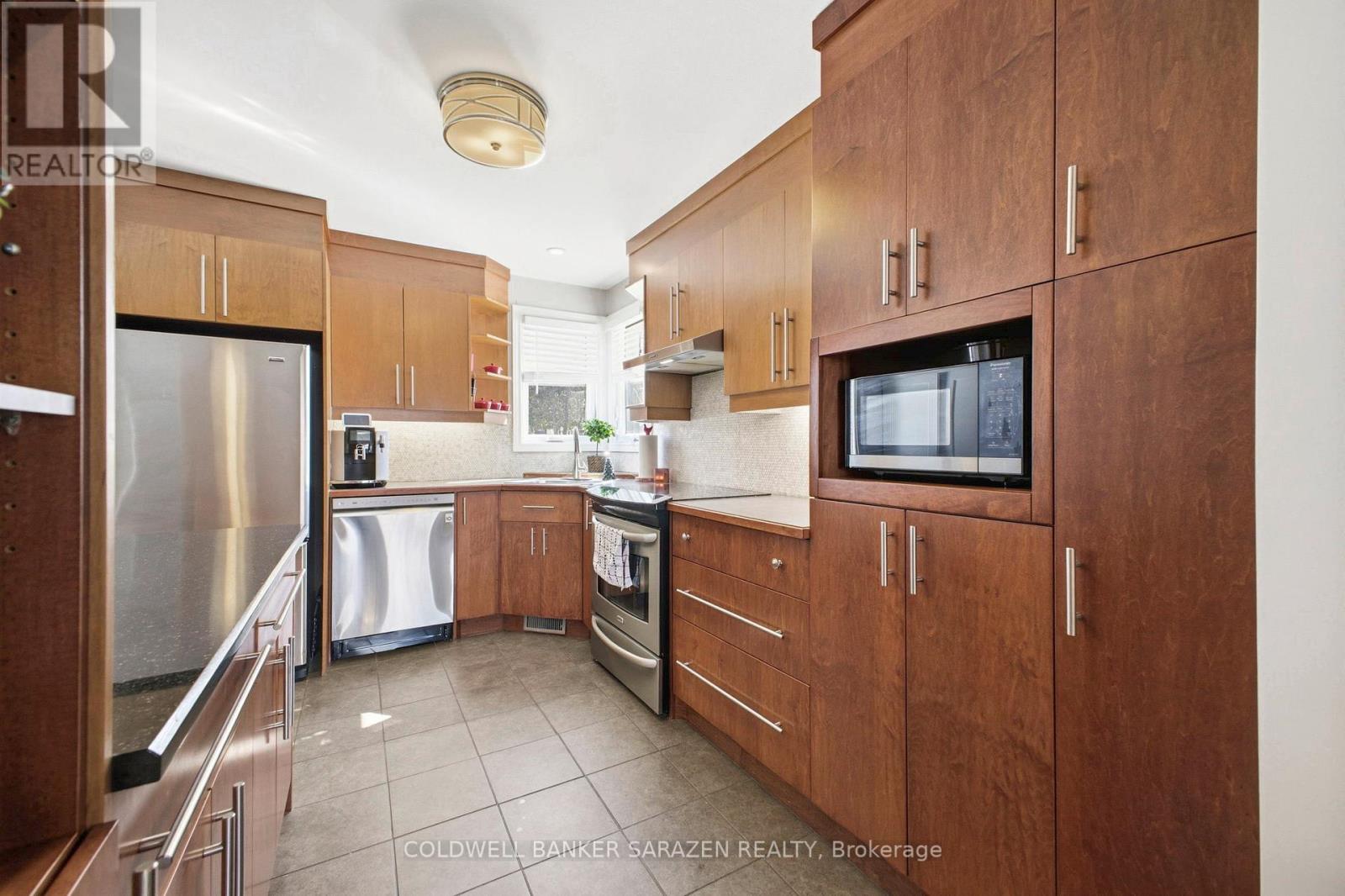 161 MCCLINTOCK WAY - 10