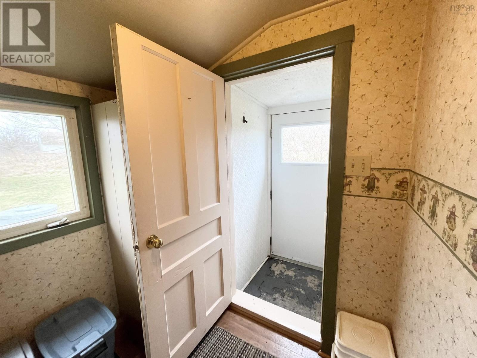 Property 2 of 27 of 43 Hibbert Street