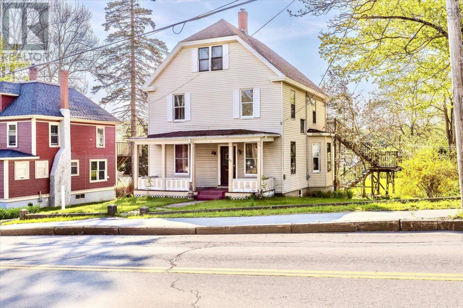 Property 2 of 49 of 99 Dufferin Street