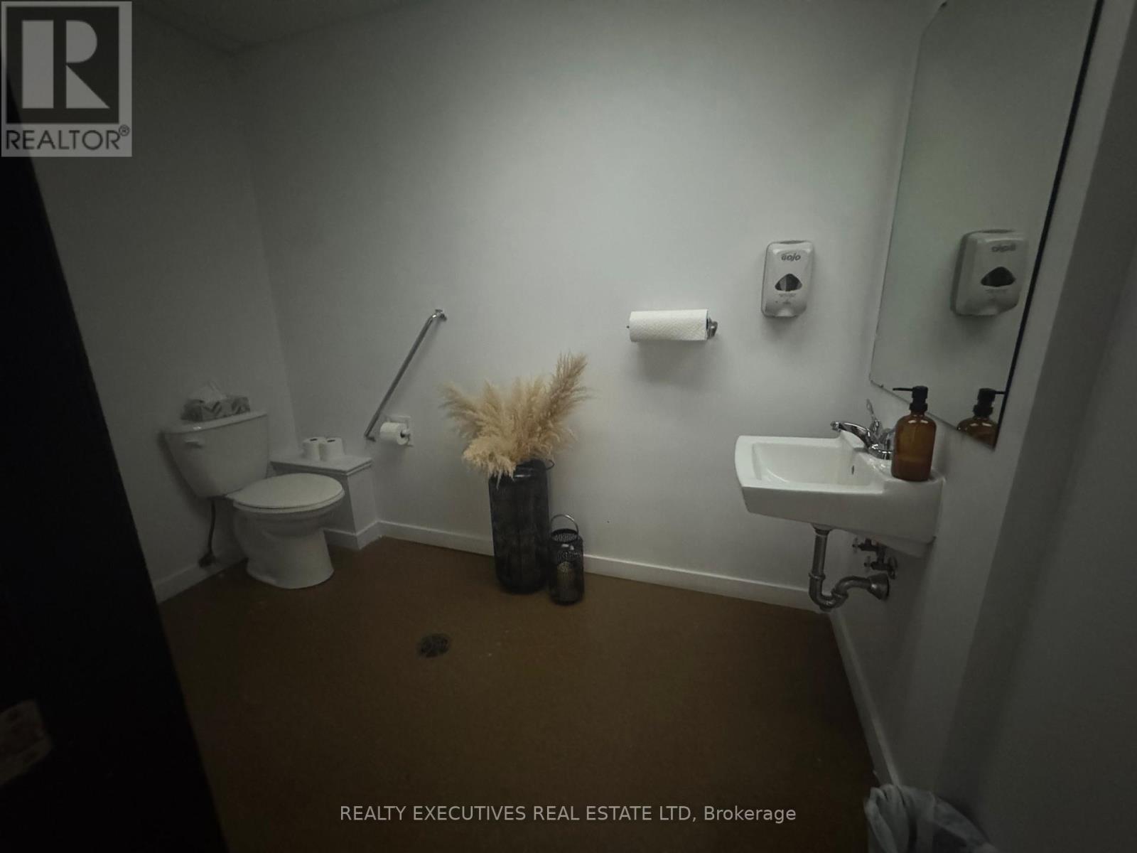Studio for Rent in Ottawa – 130 – 80 DUFFERIN STREET, Ottawa – By Peter Sagos - Image 15