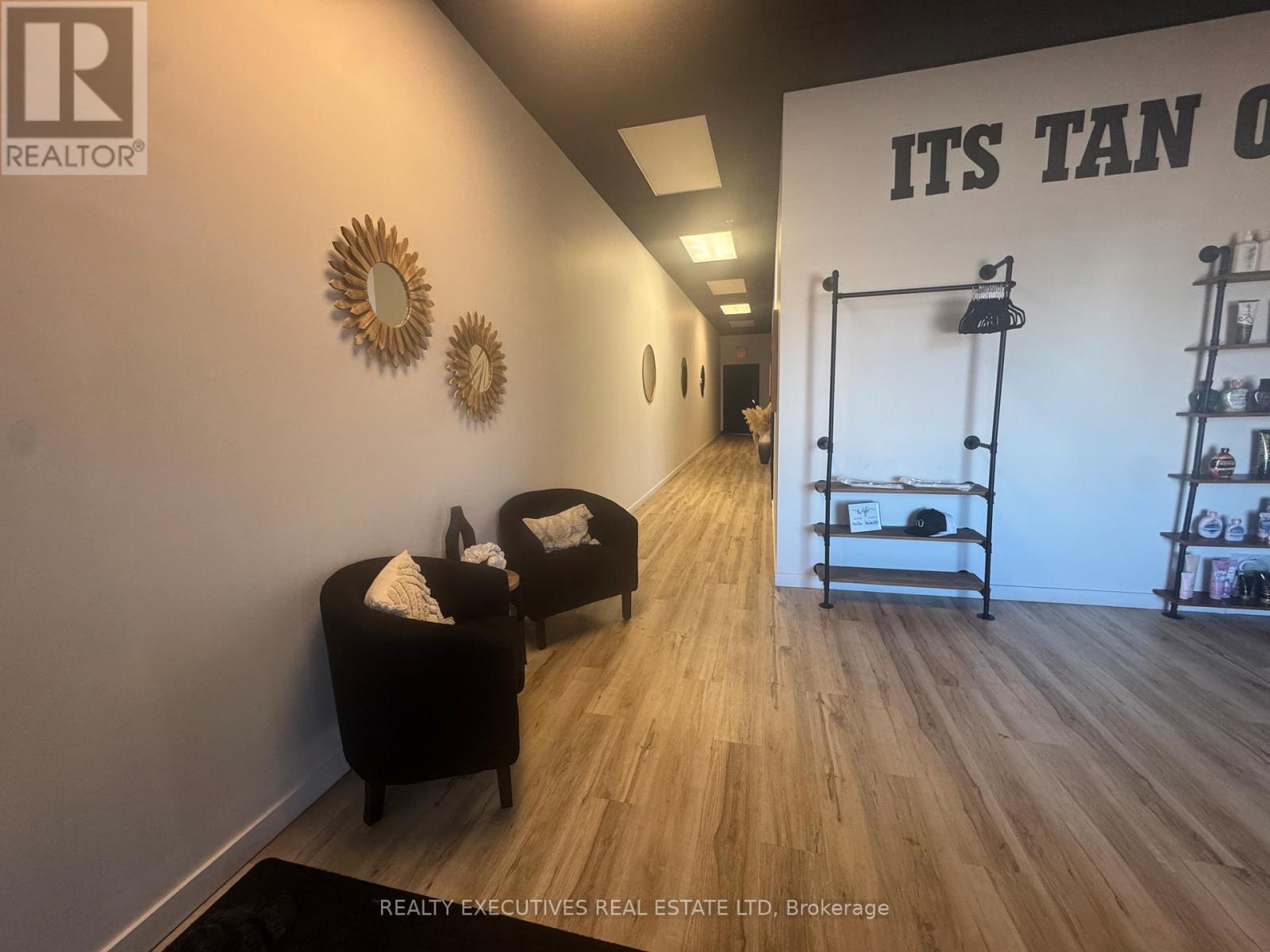 Studio for Rent in Ottawa – 130 – 80 DUFFERIN STREET, Ottawa – By Peter Sagos - Image 4