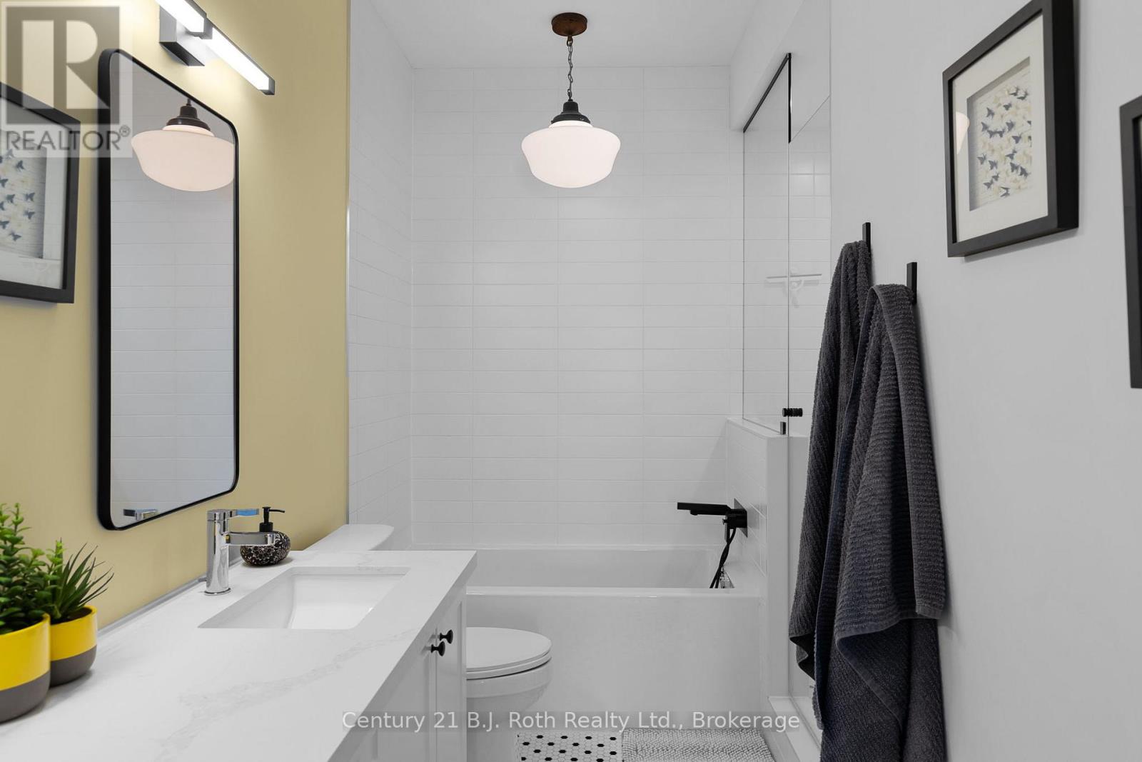 34 RUBY CRESCENT - 23