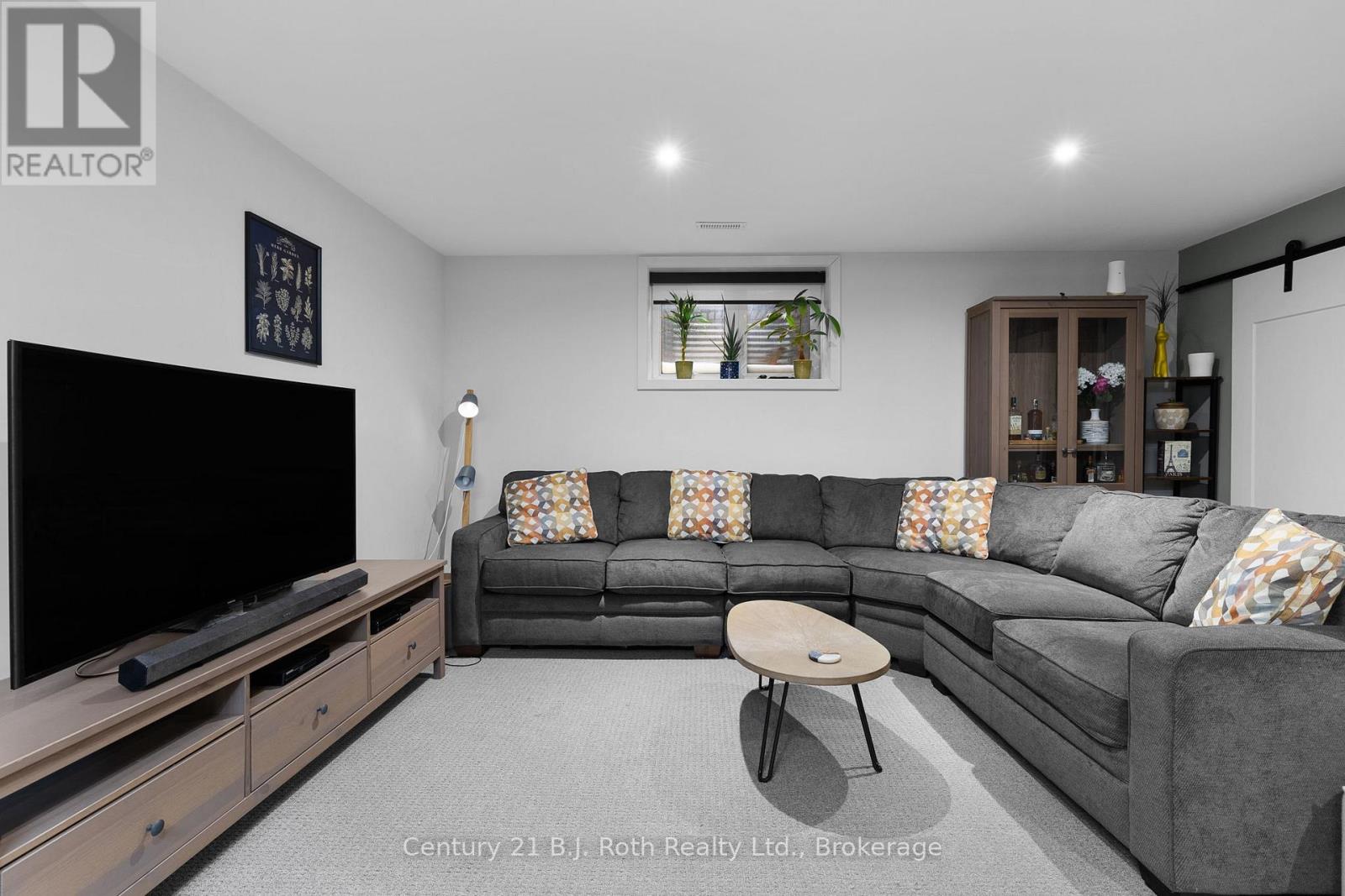 34 RUBY CRESCENT - 29