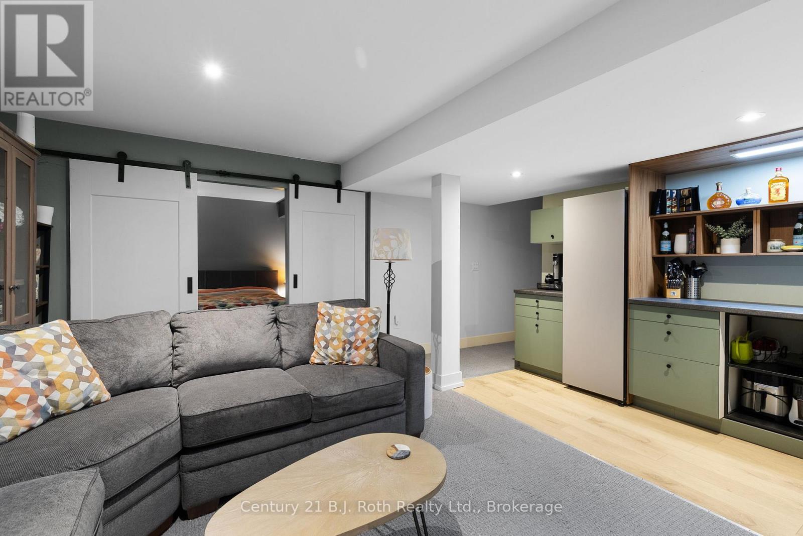 34 RUBY CRESCENT - 31