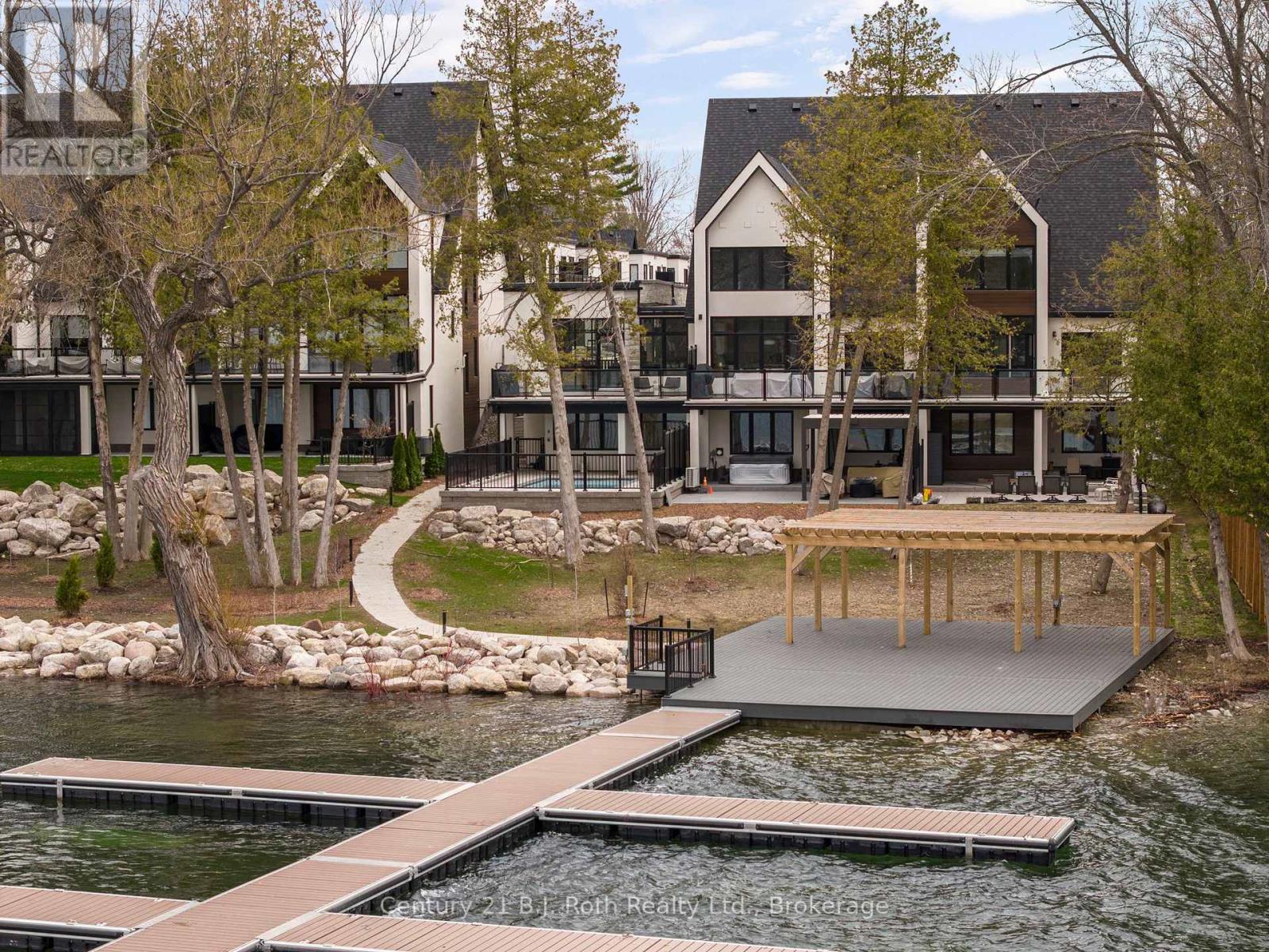 34 RUBY CRESCENT - 44