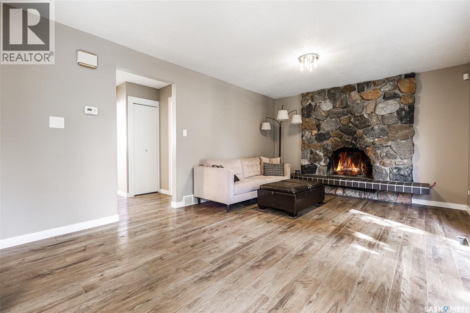 161 Columbia DRIVE - 22
