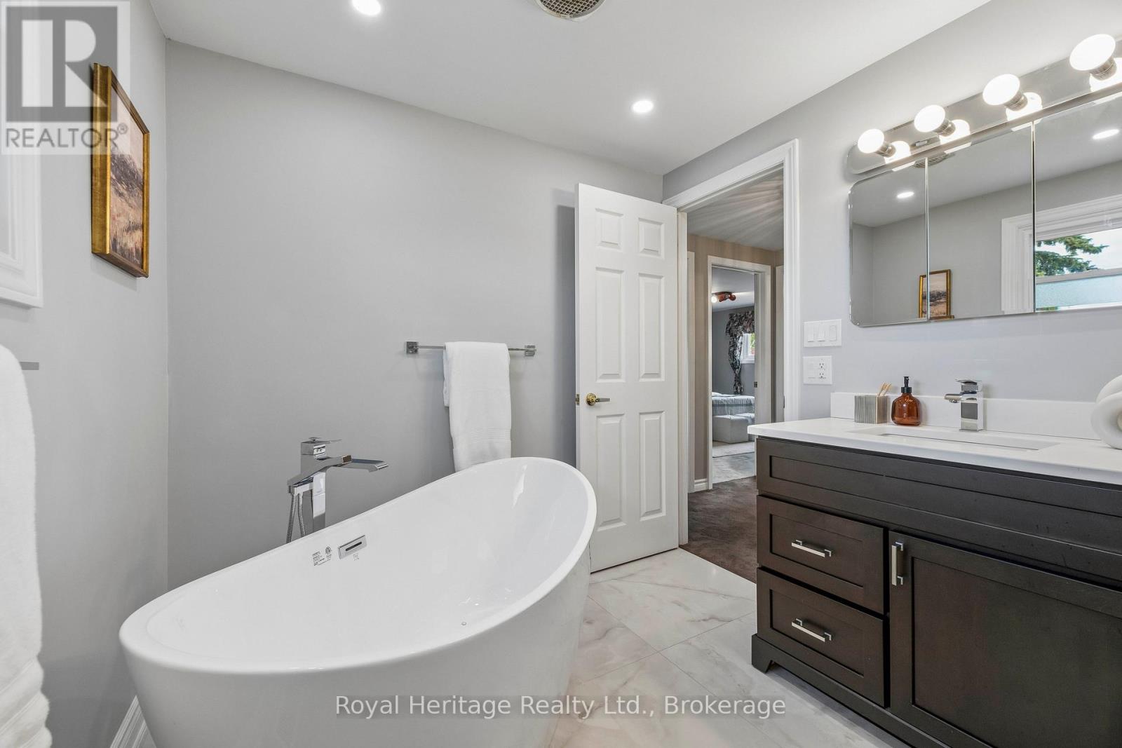 232 BEATRICE STREET W - 27