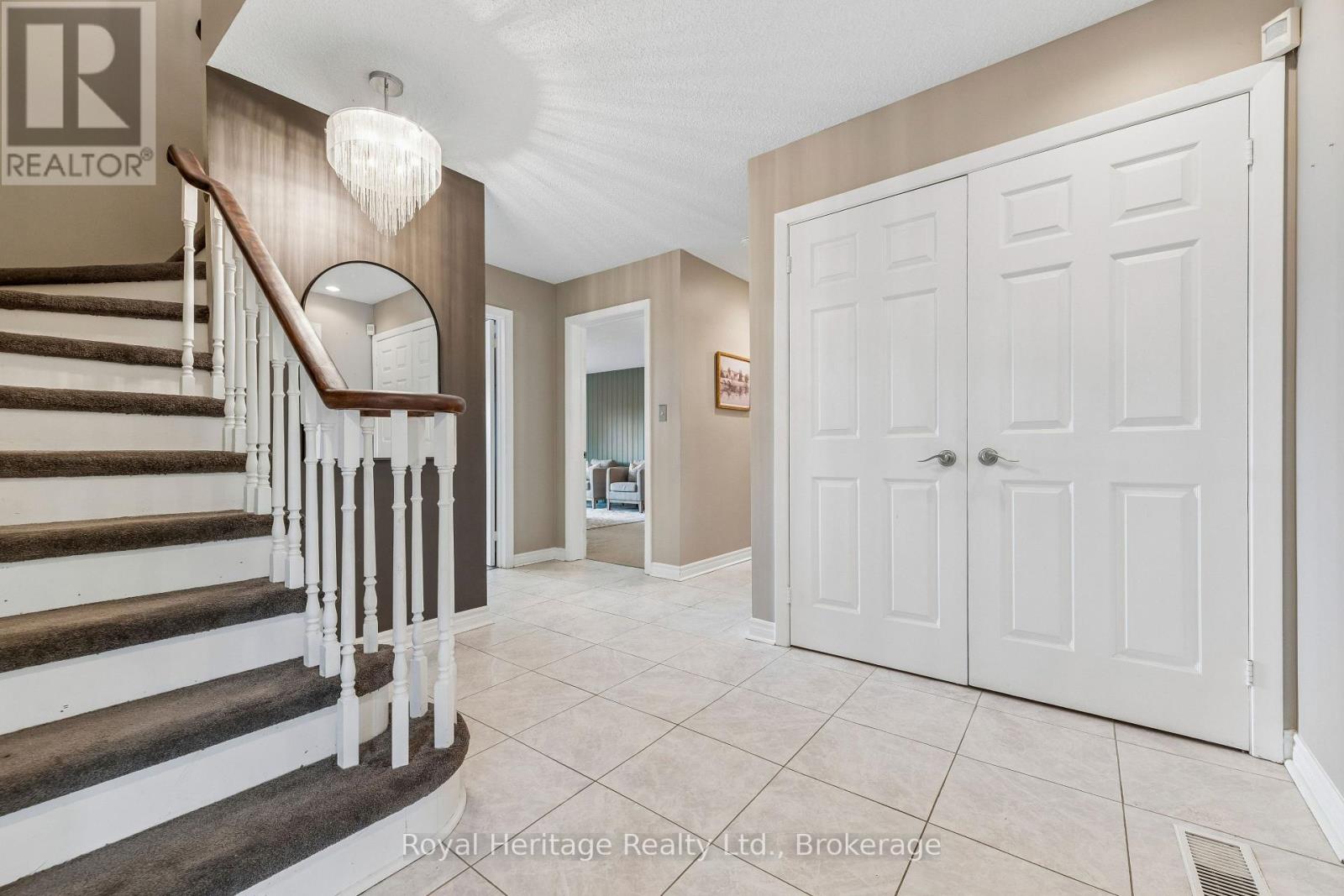 232 BEATRICE STREET W - 4