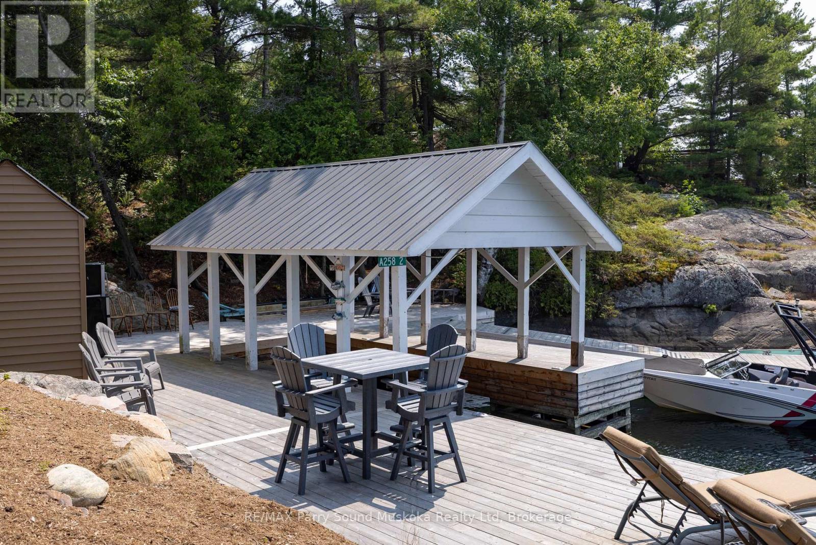 2 A258 ISLAND - 6