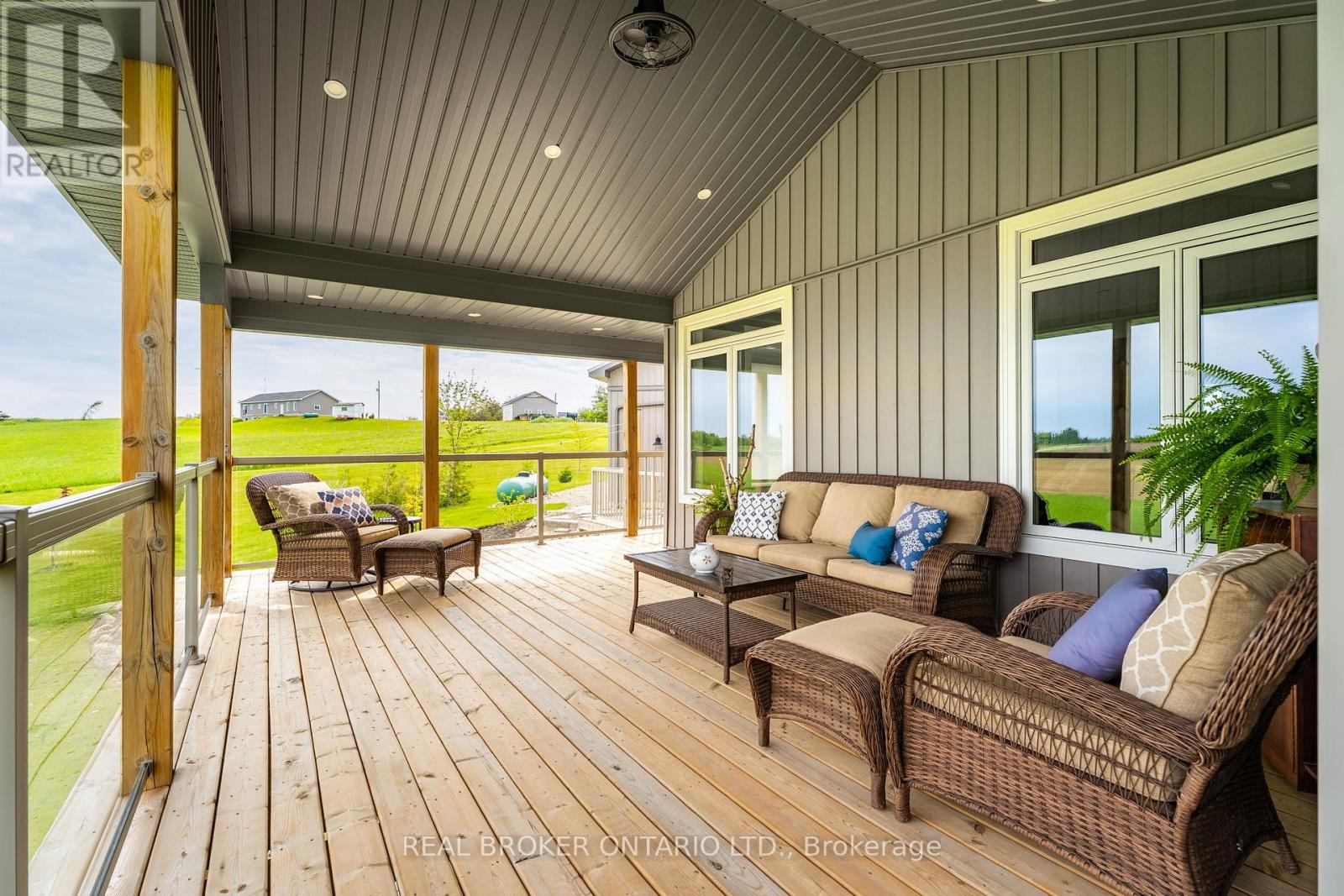 706249 COUNTY ROAD 21 - 43