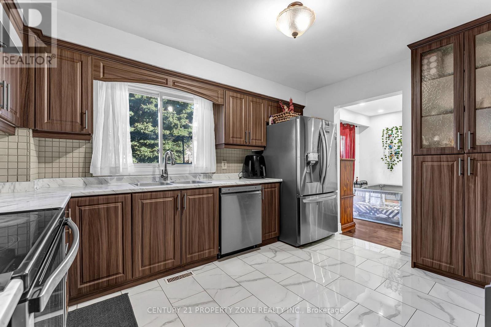 78 TRAVERSTON COURT - 13
